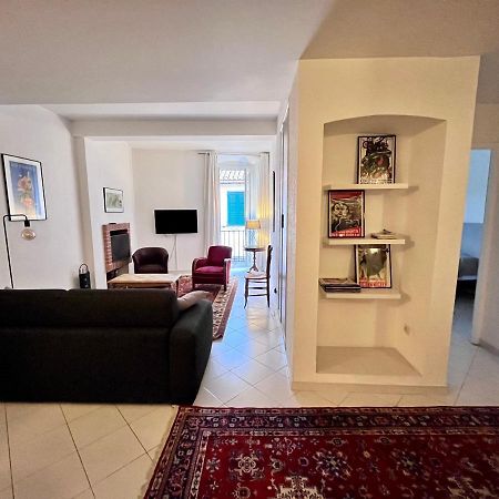Appartement Spacieux En Face Du Port Καλβί Εξωτερικό φωτογραφία
