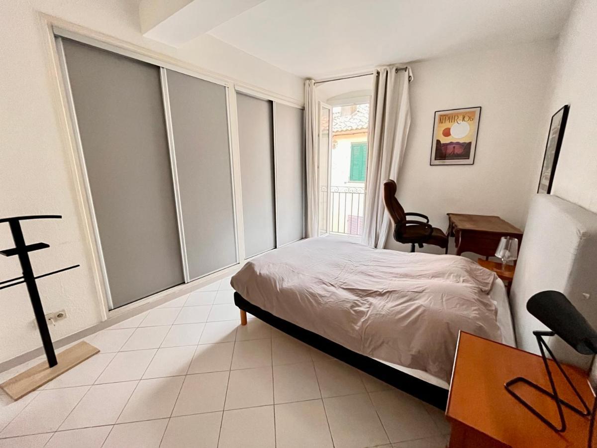 Appartement Spacieux En Face Du Port Καλβί Εξωτερικό φωτογραφία