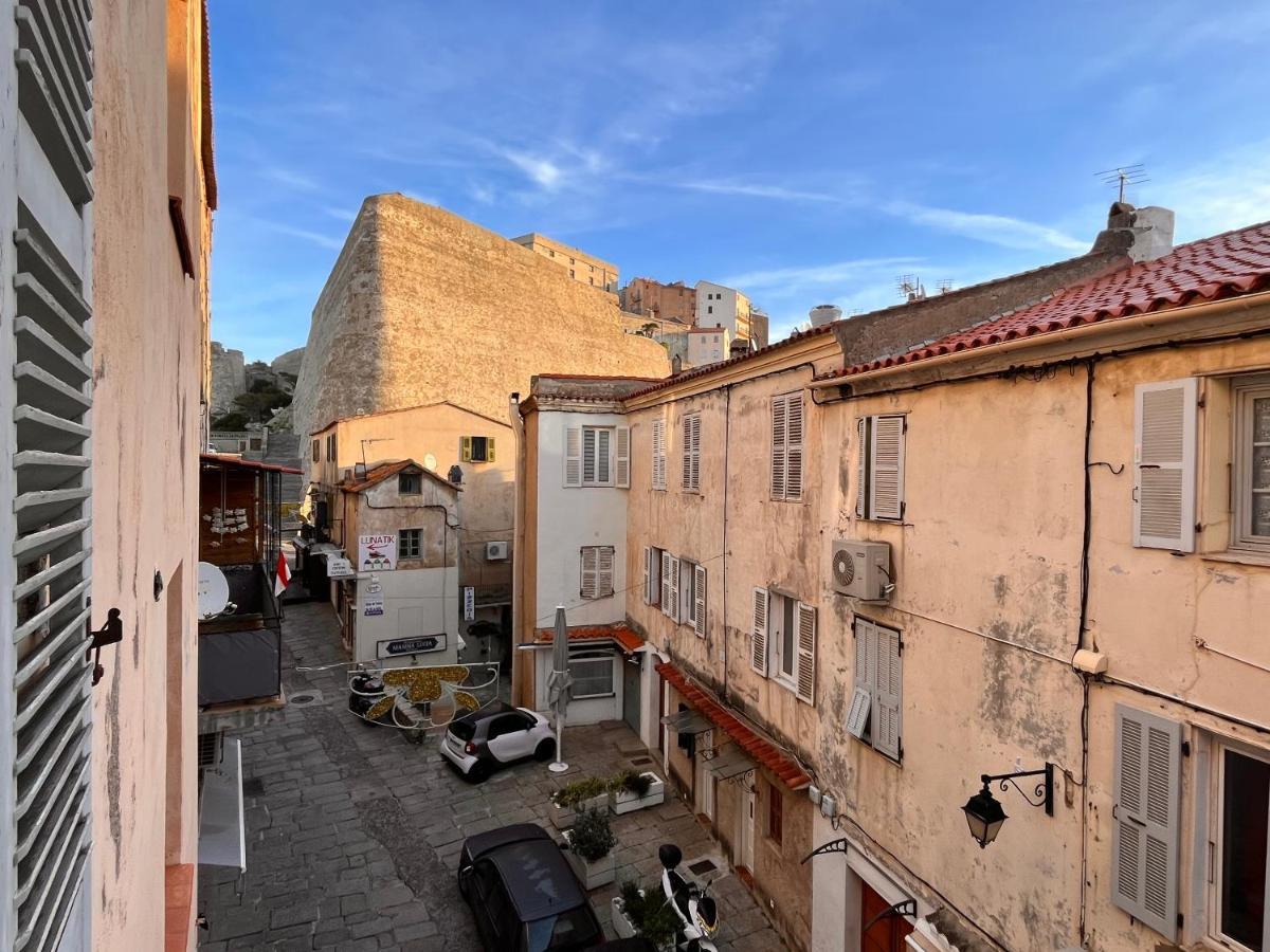 Appartement Spacieux En Face Du Port Καλβί Εξωτερικό φωτογραφία