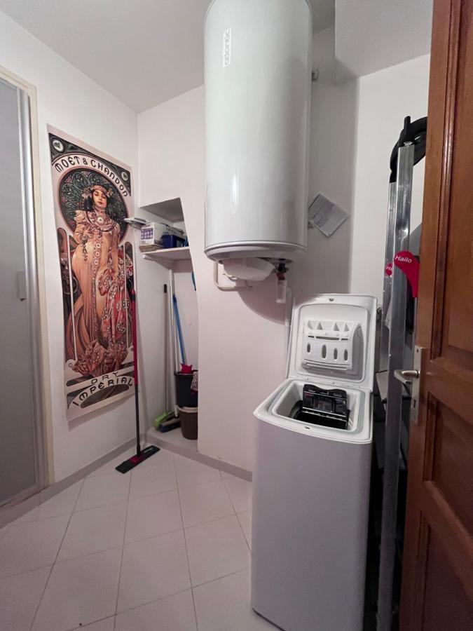 Appartement Spacieux En Face Du Port Καλβί Εξωτερικό φωτογραφία